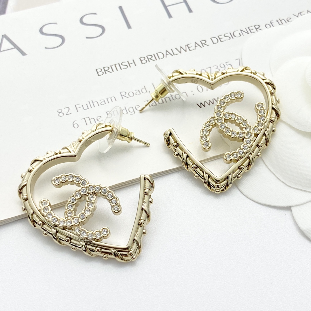 CCE310 Chanel heart hoop earrings for women - ccjewelryacc