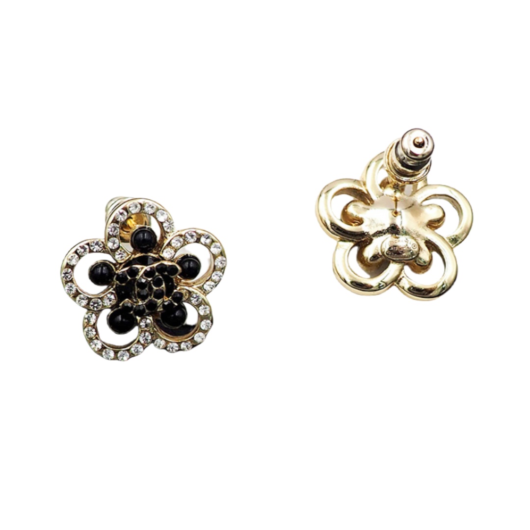 CCE314 Chanel black flower stud earrings - ccjewelryacc