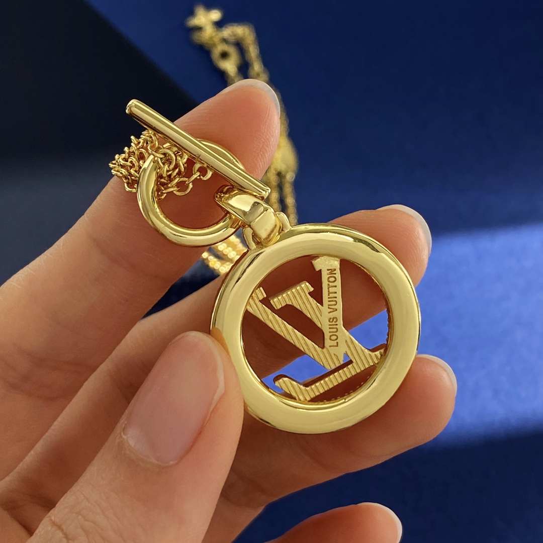 LVN070 LV Baby Louise Pendant Necklace - ccjewelryacc