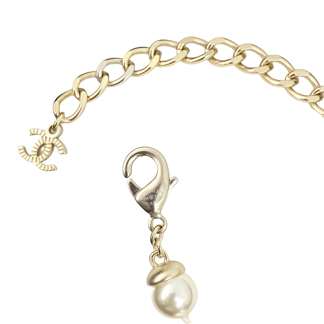 CCN202 Chanel 25 Pink enamel CC pearl choker necklace - ccjewelryacc