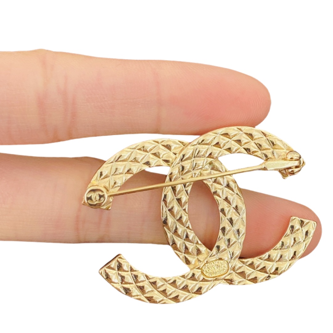 BCB574 Chanel CC Logo brooch pin in metal and crystal - ccjewelryacc