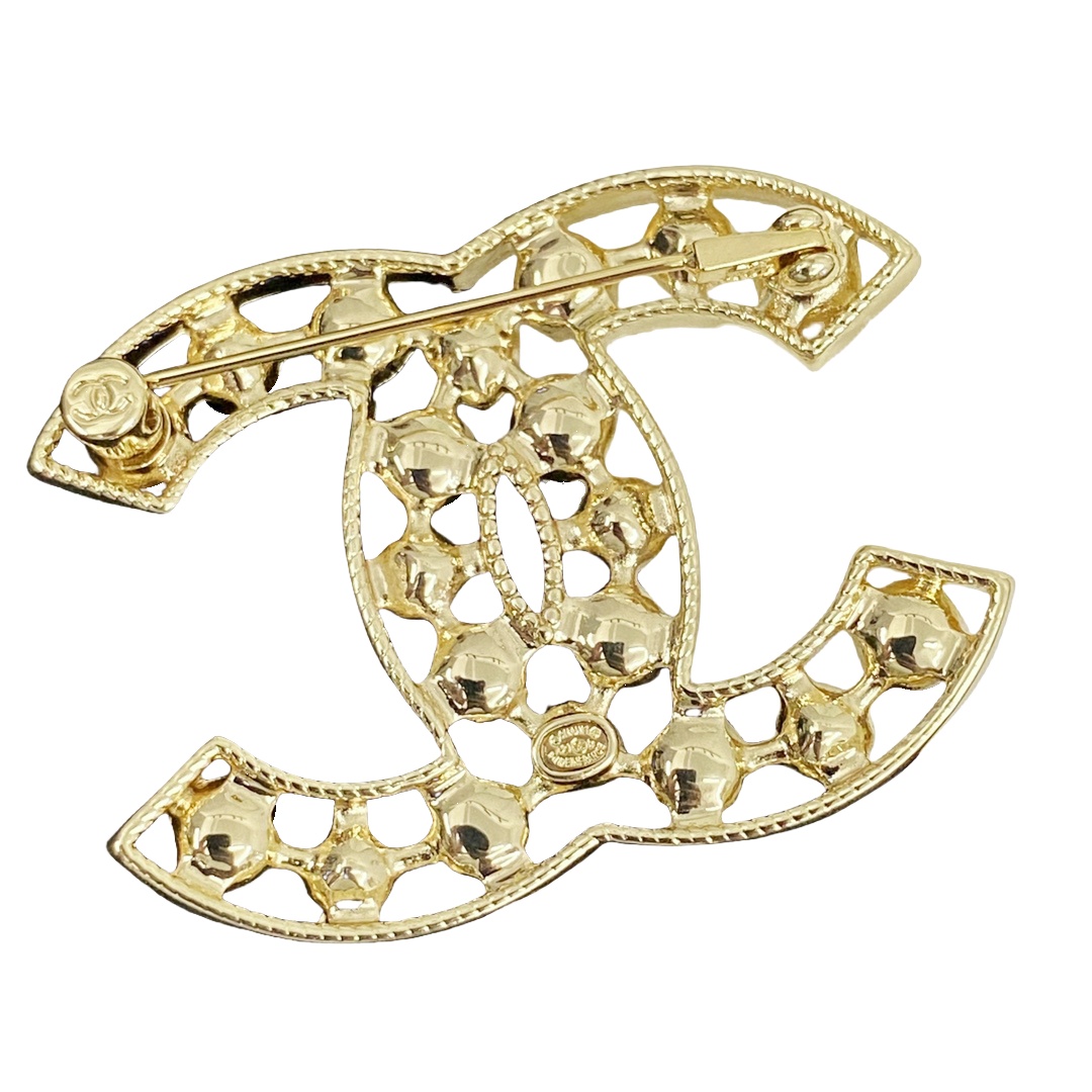 BCB573 Chanel Hollow heart crystal and pearls cc logo brooch pin - ccfashionjewelry