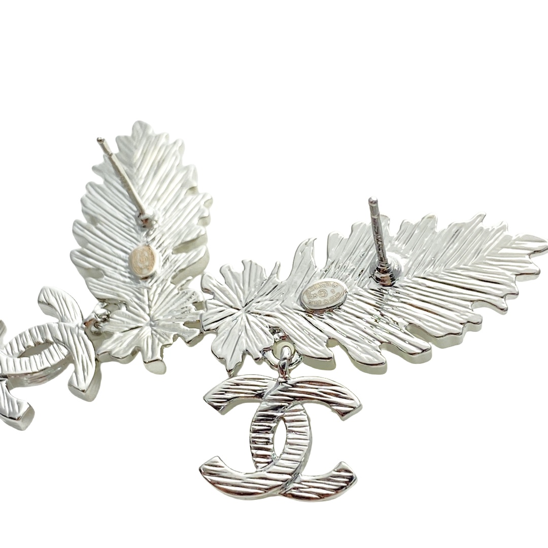 CCE322 Chanel feather cc earrings - ccjewelryacc