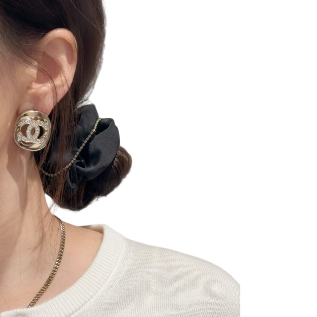 CCE324 Chanel 25 crystal cc stud earrings - ccjewelryacc