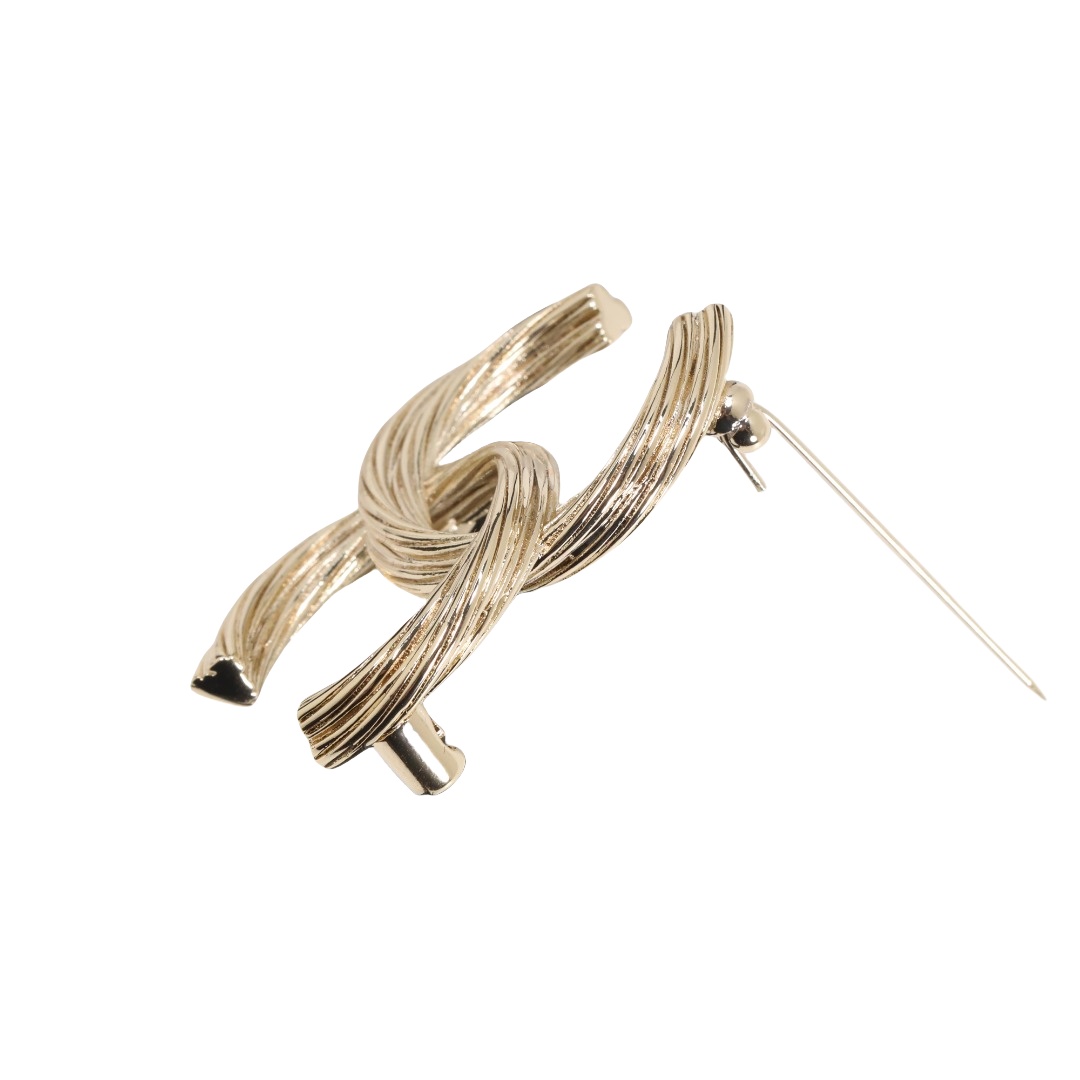 BCB576 Chanel twisty metal cc brooch pin - ccjewelryacc