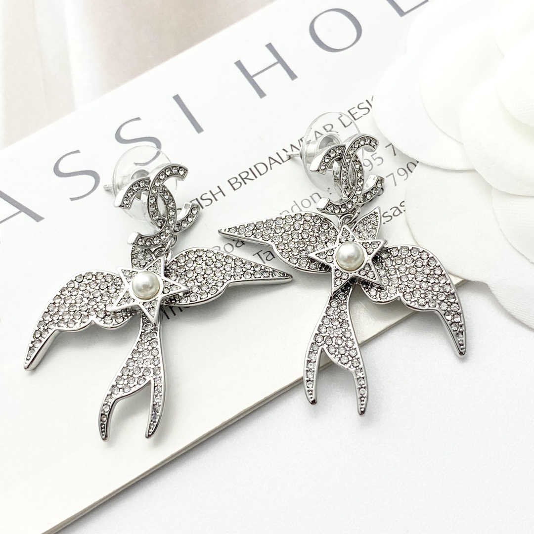 CCE334  Chanel 25 Silver aerial bird earrings with crystal - ccjewelryacc