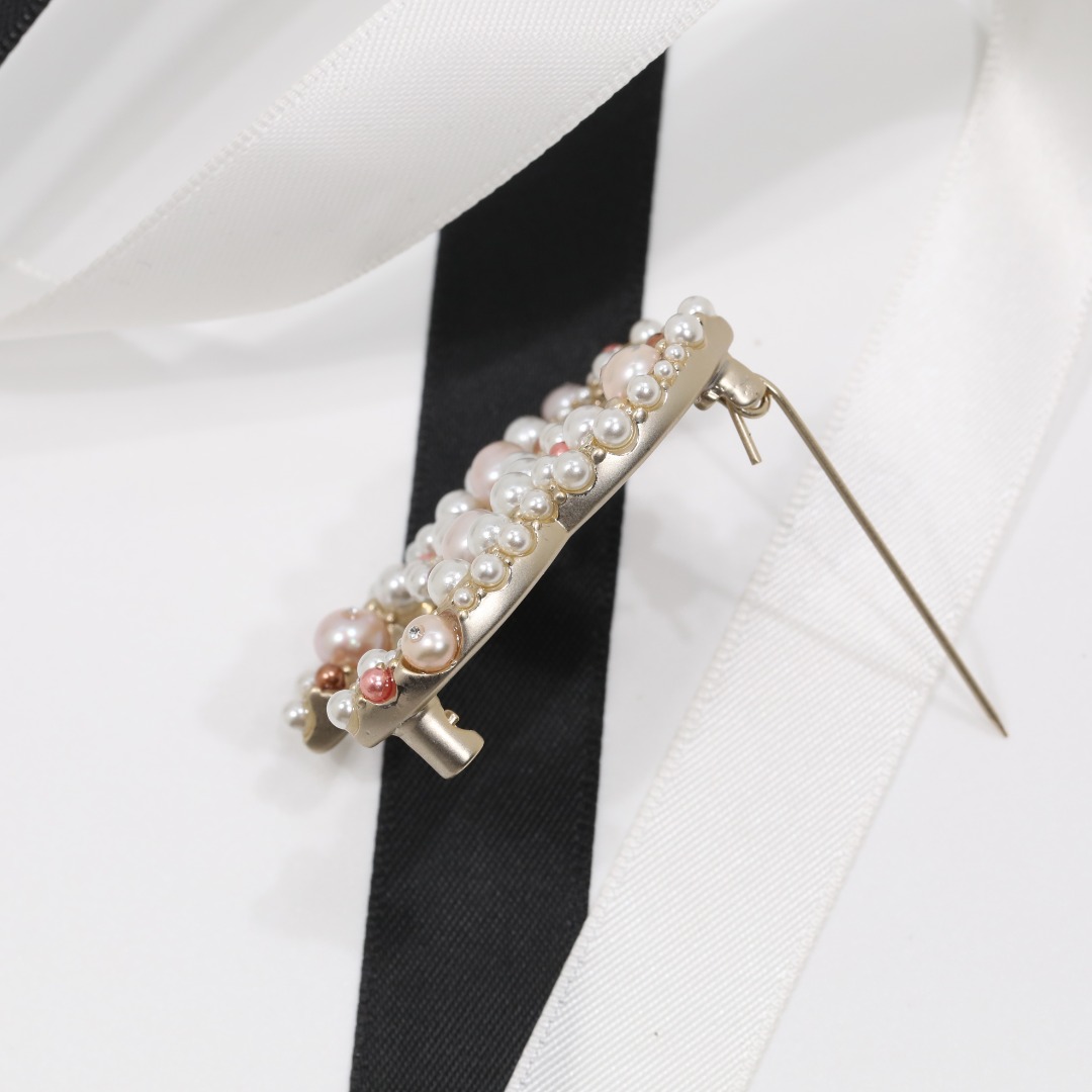 BCB582 Chanel Colored pearl crystal cc logo brooch pin - ccjewelryacc