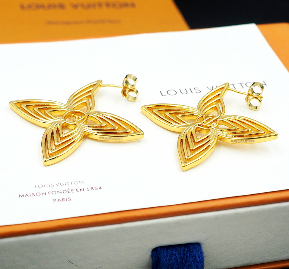 LVE153 Louis vuitton M02659 LV Breeze Earrings - ccjewelryacc