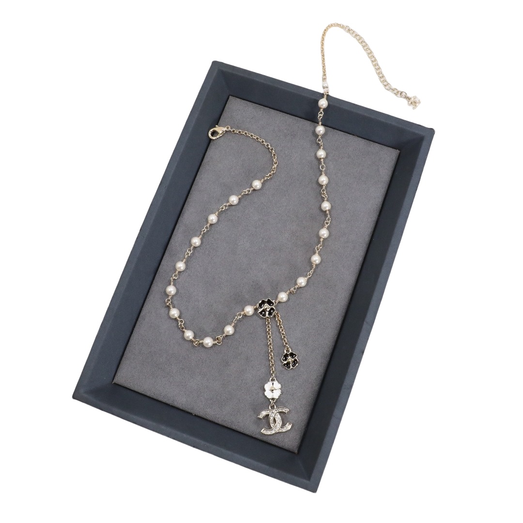 CCN271 Chanel black and white enamel flower tassels necklace for women - ccjewelryacc