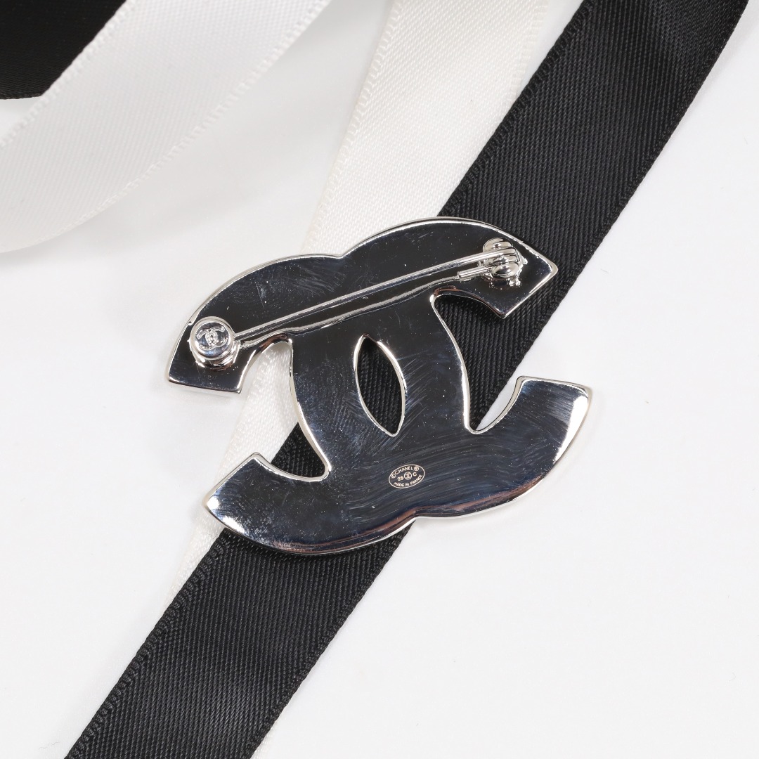 BCB585 Chanel White Gold White Enamel brooch pin - ccjewelryacc