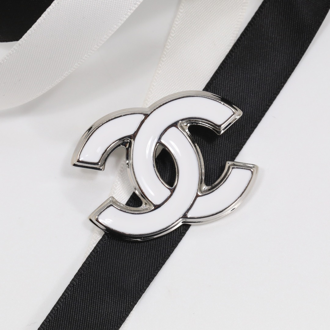 BCB585 Chanel White Gold White Enamel brooch pin - ccjewelryacc