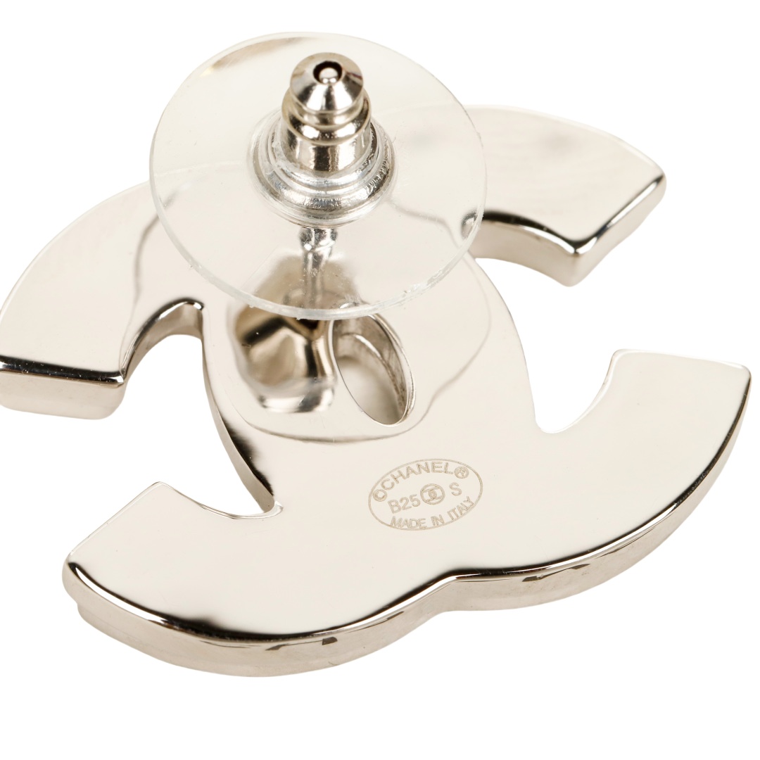 CCE345 Chanel White Gold White enamel cc logo stud earrings for women - ccjewelryacc