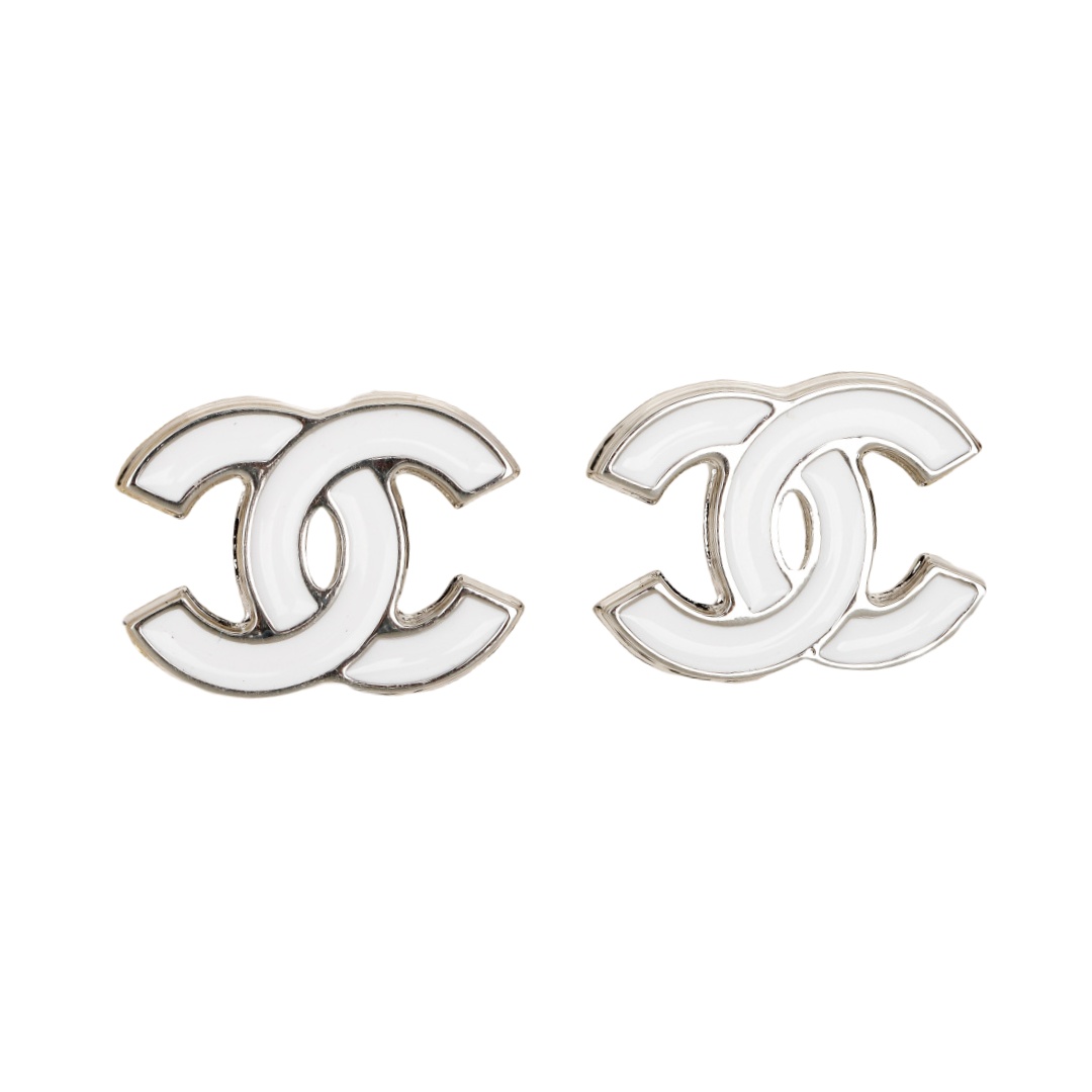 CCE345 Chanel White Gold White enamel cc logo stud earrings for women - ccfashionjewelry