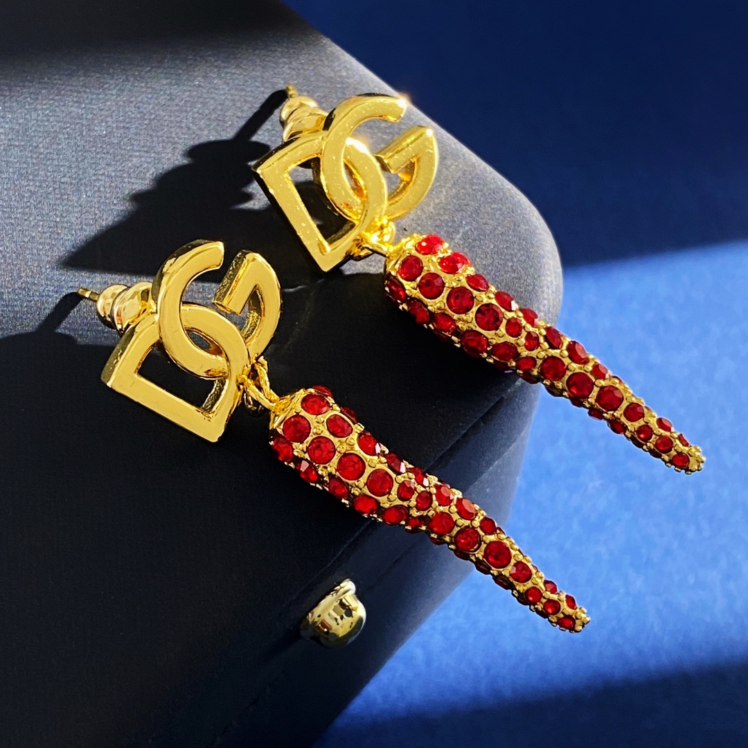 DGE054 Metal crystal DG logo chili drop earrings - ccjewelryacc