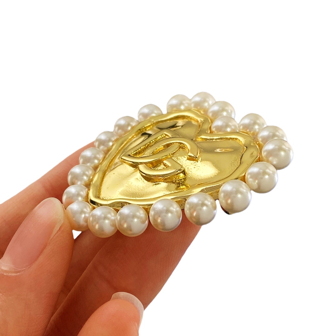 DGB005 Dolce & gabbana pearl heart brooch pin - ccjewelryacc