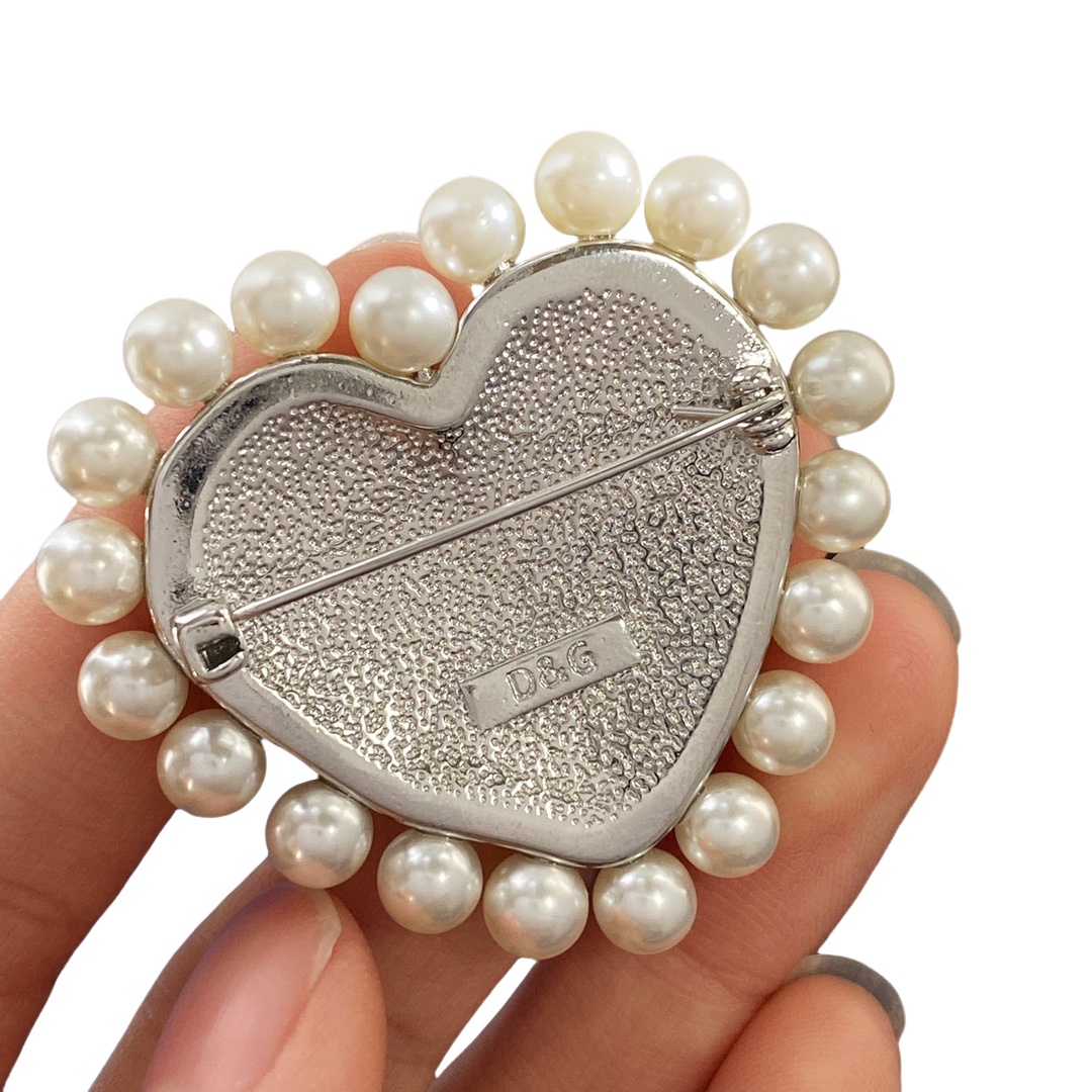DGB005 Dolce & gabbana pearl heart brooch pin - ccjewelryacc