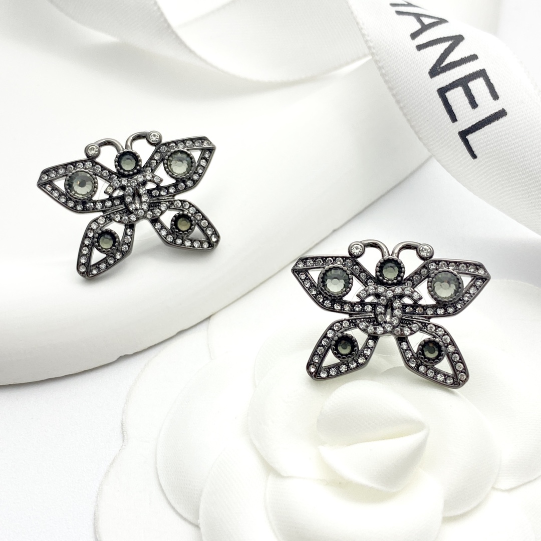 CCE348 Chanel 25 black crystal butterfly stud earrings for women - ccjewelryacc