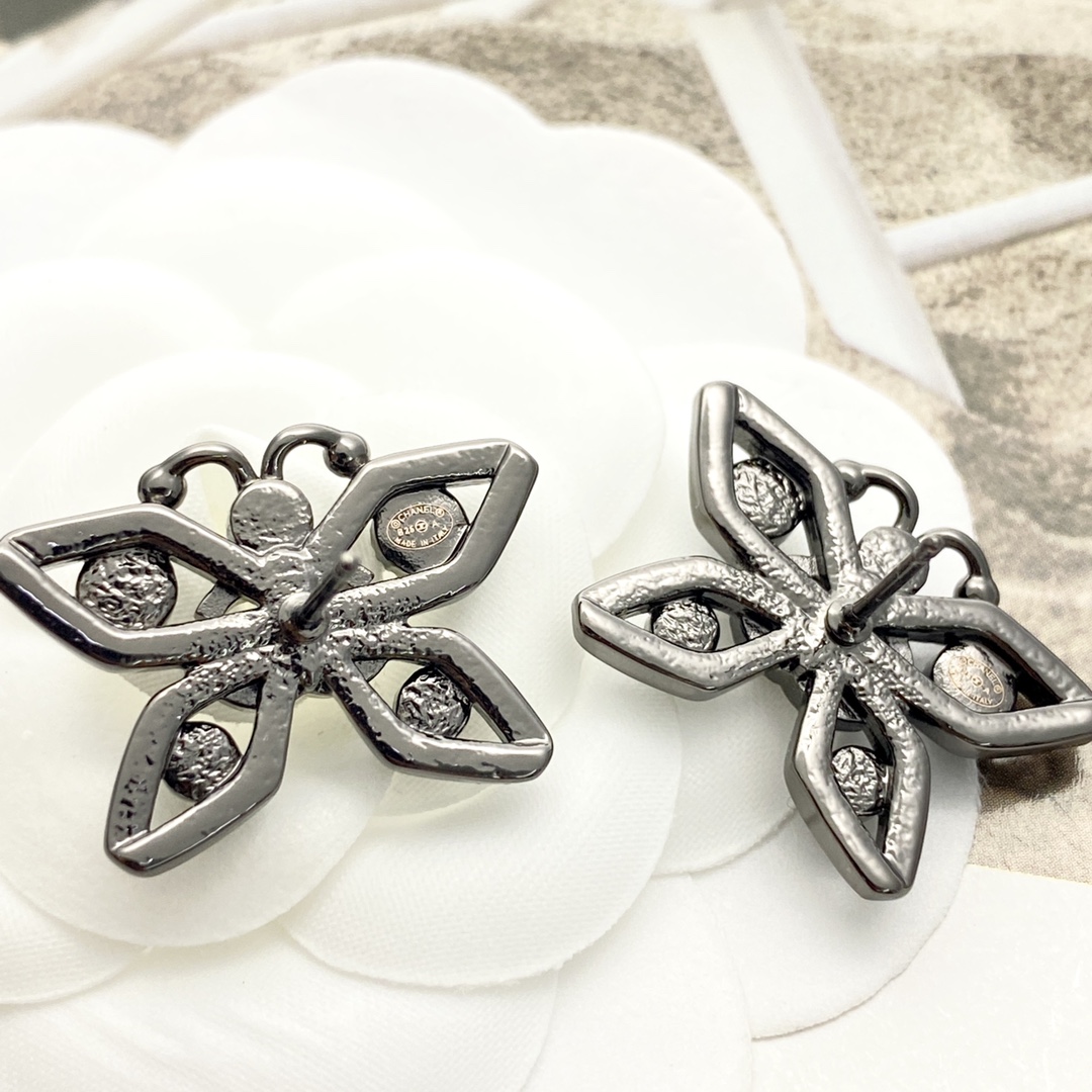 CCE348 Chanel 25 black crystal butterfly stud earrings for women - ccjewelryacc