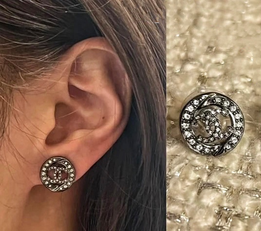 CCE346 Black chanel stud earrings - ccjewelryacc