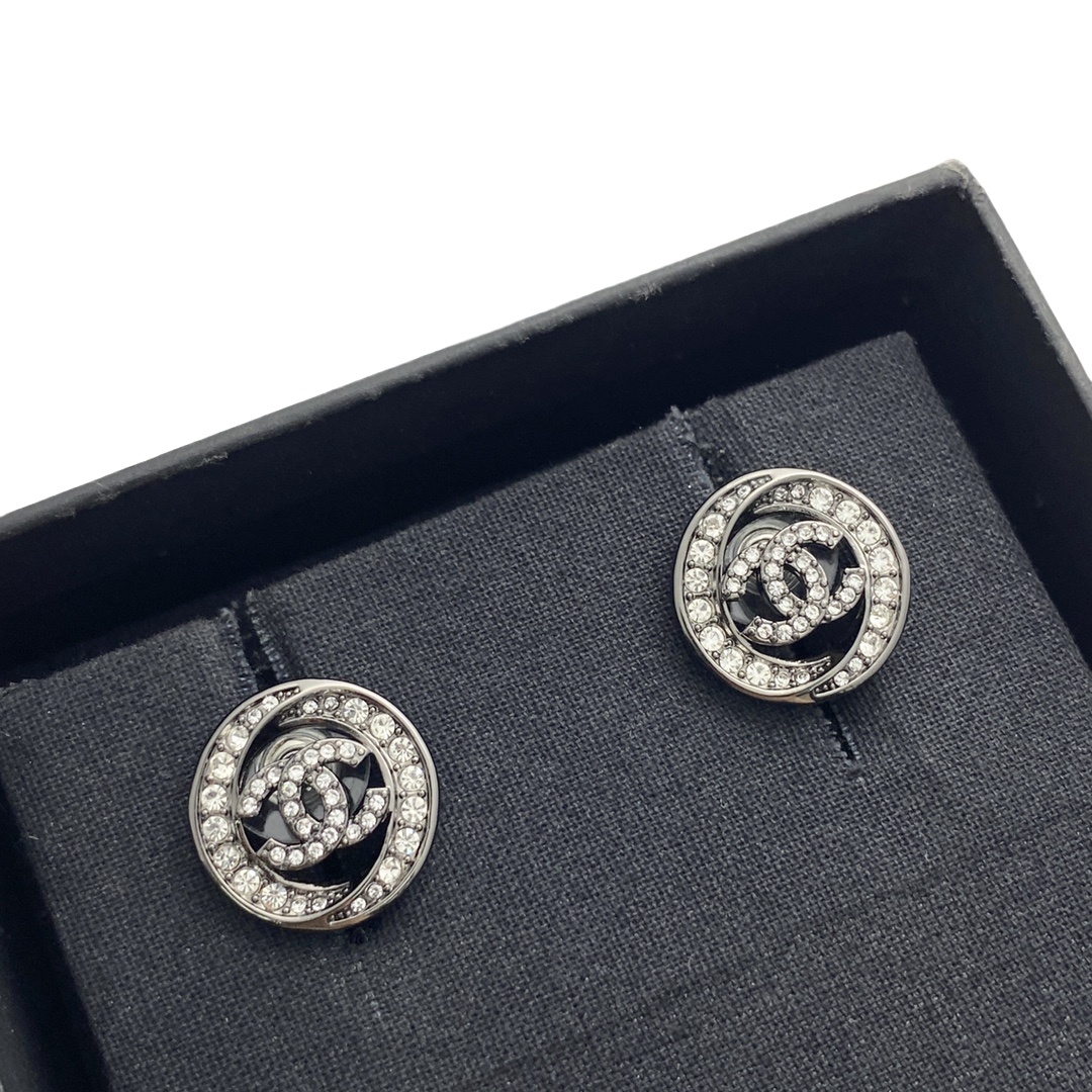 CCE346 Black chanel stud earrings - ccjewelryacc