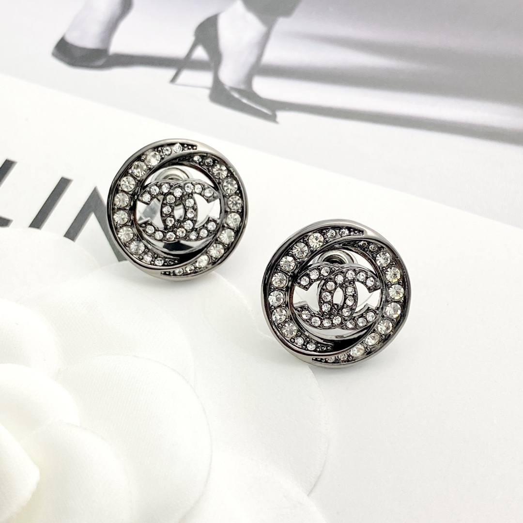 CCE346 Black chanel stud earrings - ccjewelryacc