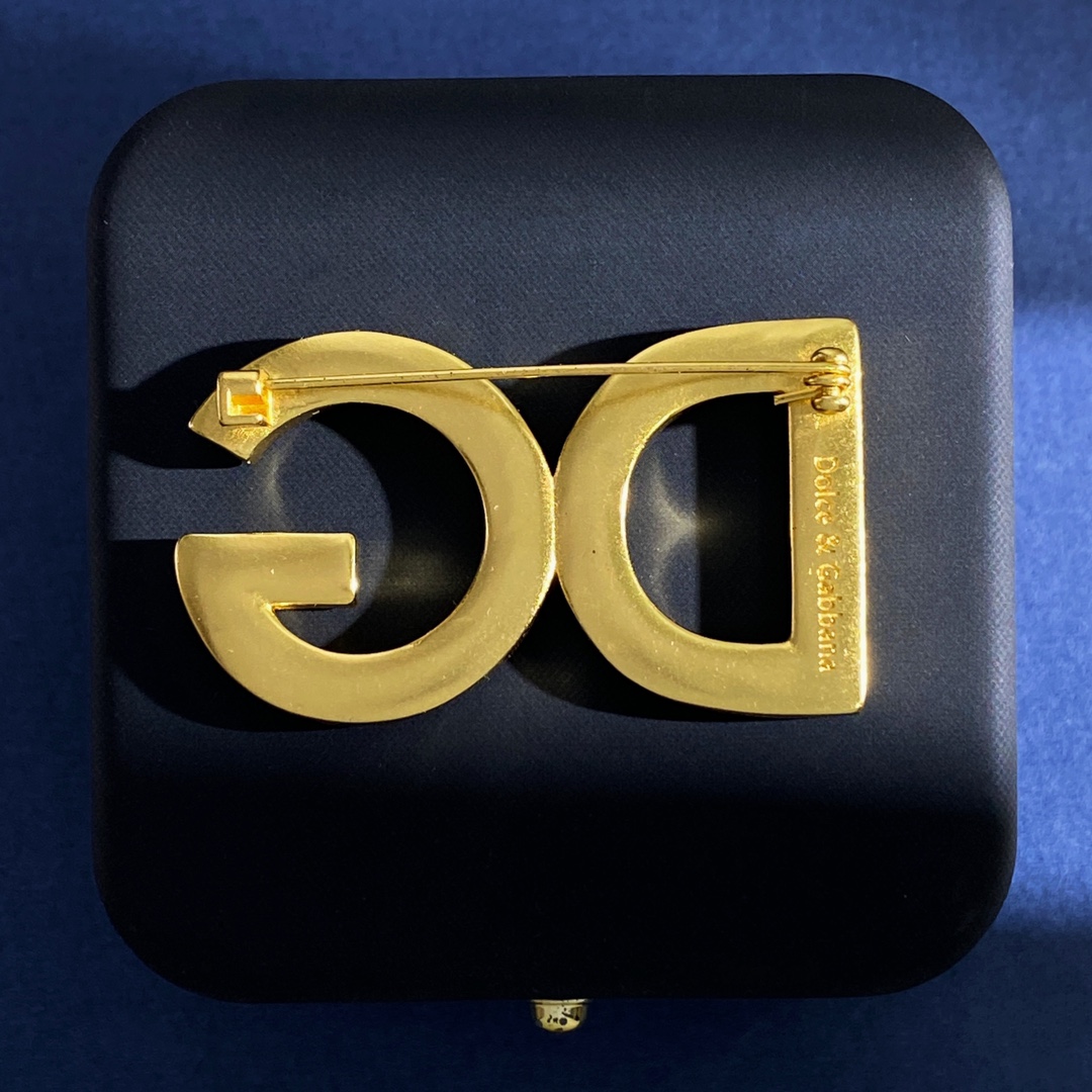 DGB006  Black stone DG logo brooch pin for men women - ccjewelryacc