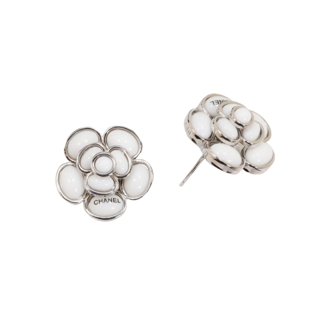 CCE349 Chanel white Ceramics Camellia stud earrings for women - ccjewelryacc