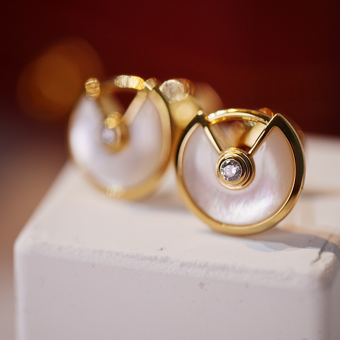 CTEV057 18K Cartier Amulette De Cartier Onyx Diamond Earrings - ccjewelryacc