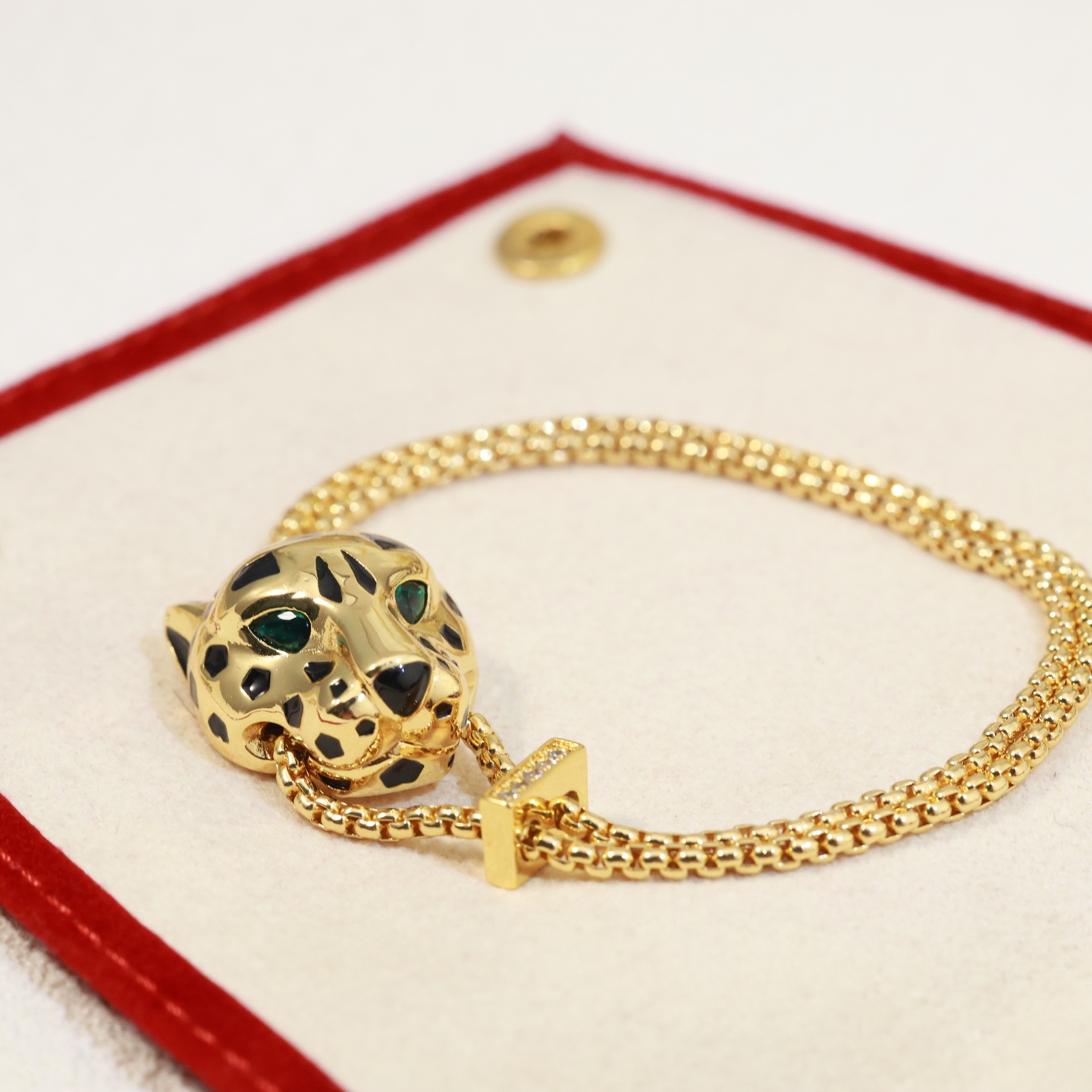 CTSV040 18k Gold Panthère de Cartier bracelet, on chain, diamonds - ccjewelryacc