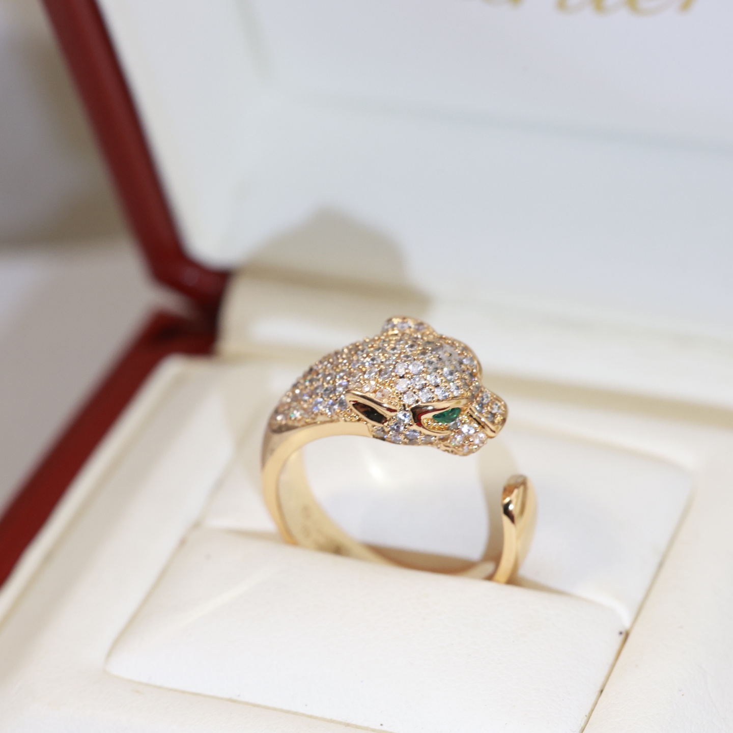 CTR015 18K Panthère de Cartier ring, medium model, half-paved - ccjewelryacc