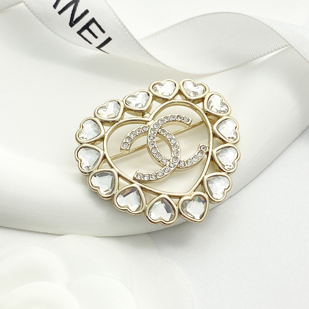 BCB591 Chanel Heart crystal CC LOGO brooch pin - ccjewelryacc