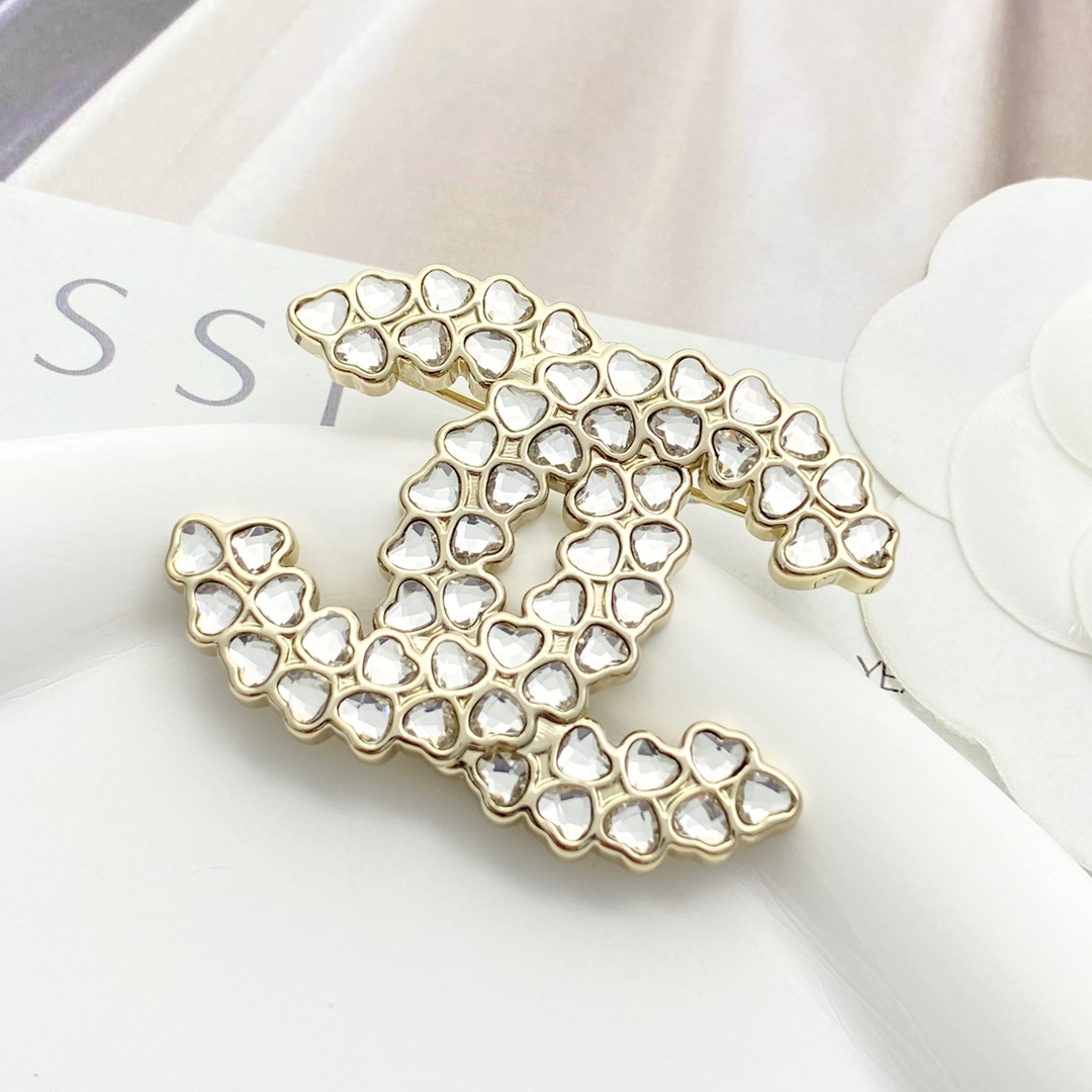 BCB590 Chanel Heart crystal CC LOGO brooch pin - ccjewelryacc