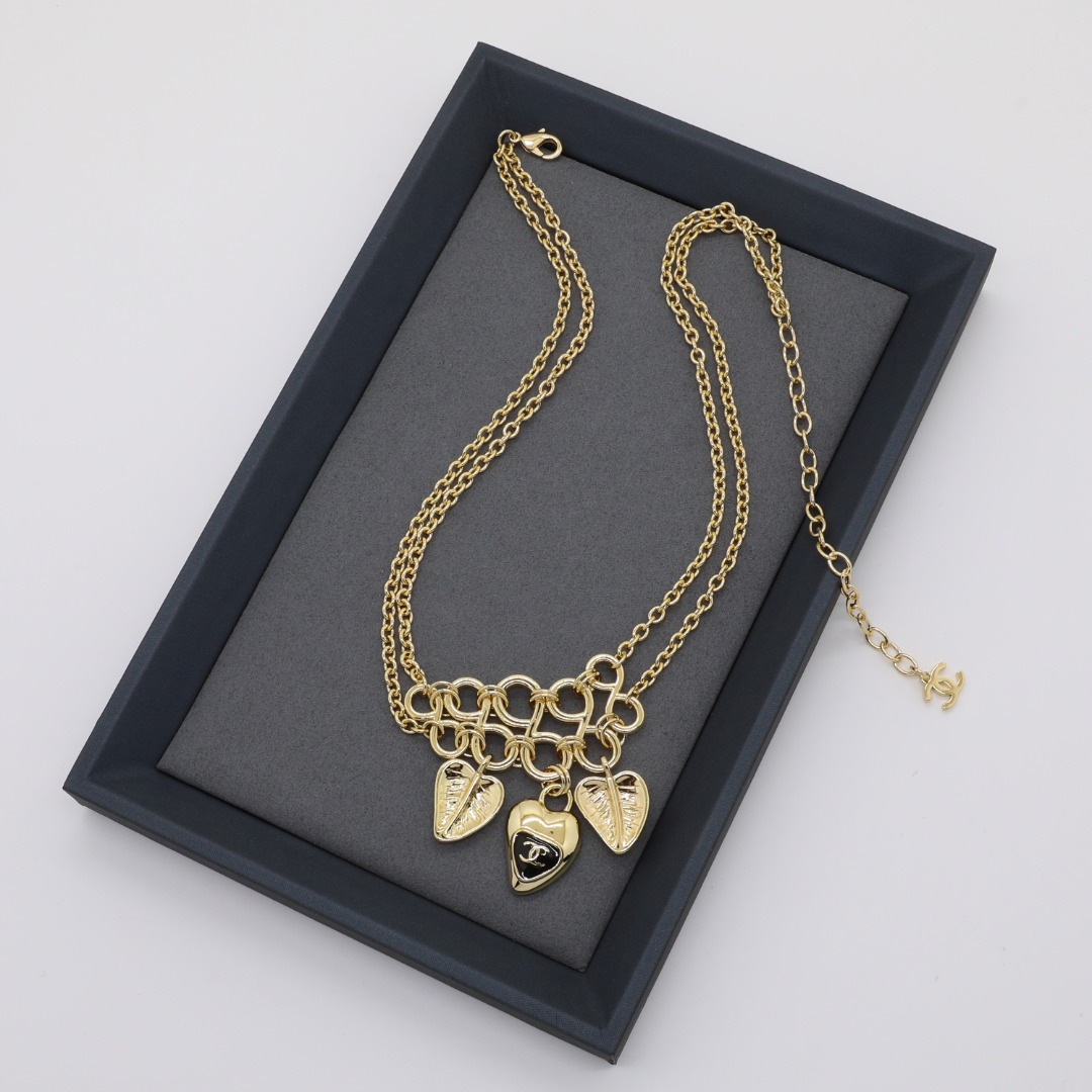 CCN036 Chanel Gold leaf heart pendant necklace - ccjewelryacc