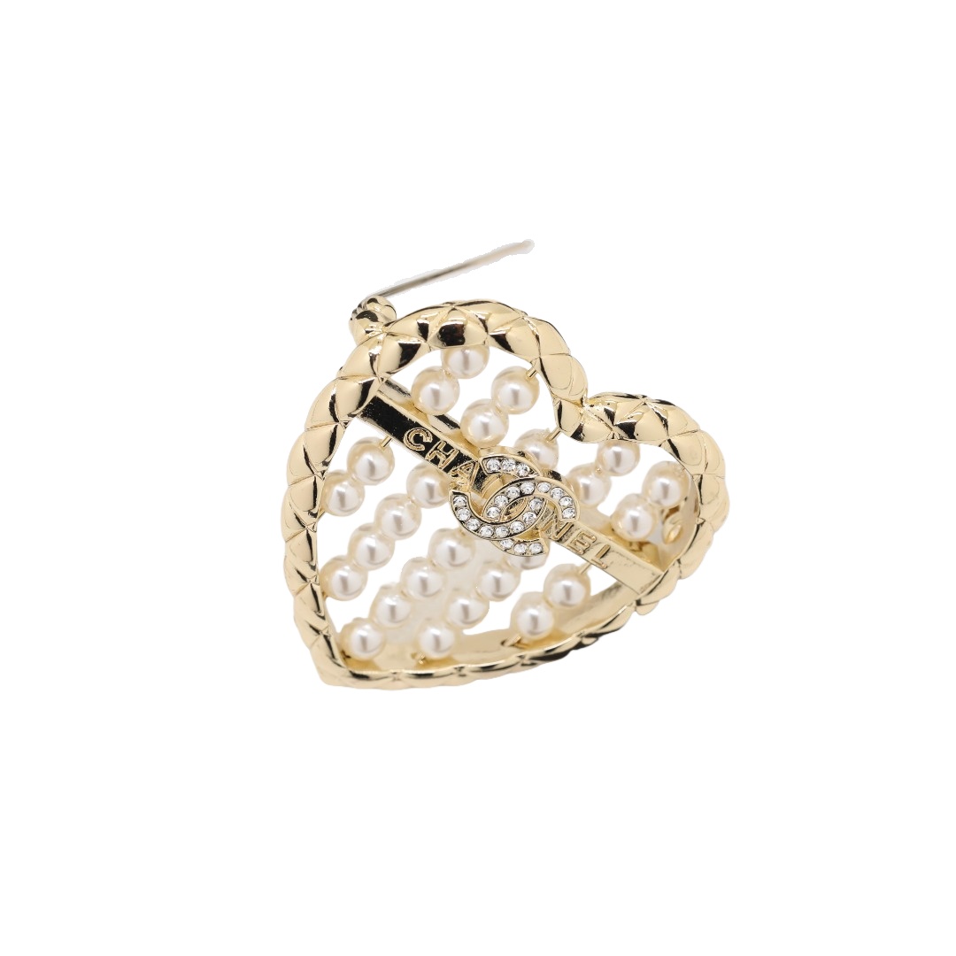 BCB601 Chanel light gold Hollow-out Heart brooch pin - ccjewelryacc