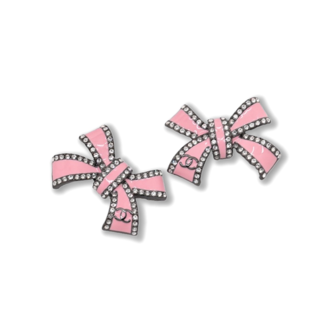 CCE366 Chanel black enamel bow pearl drop earrings for women - ccjewelryacc