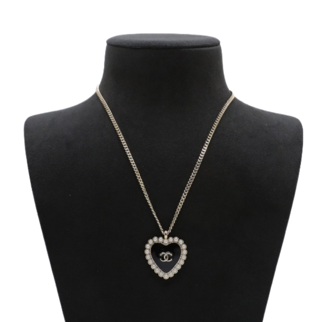 CCN368 Chanel heart pendant necklace for women - ccjewelryacc