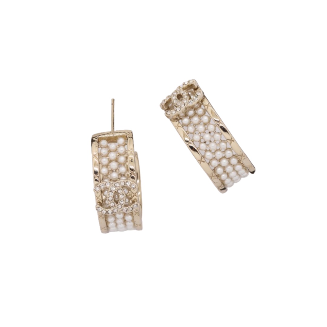 CCE361 Chanel pearl crystal hook earrings for women - ccjewelryacc