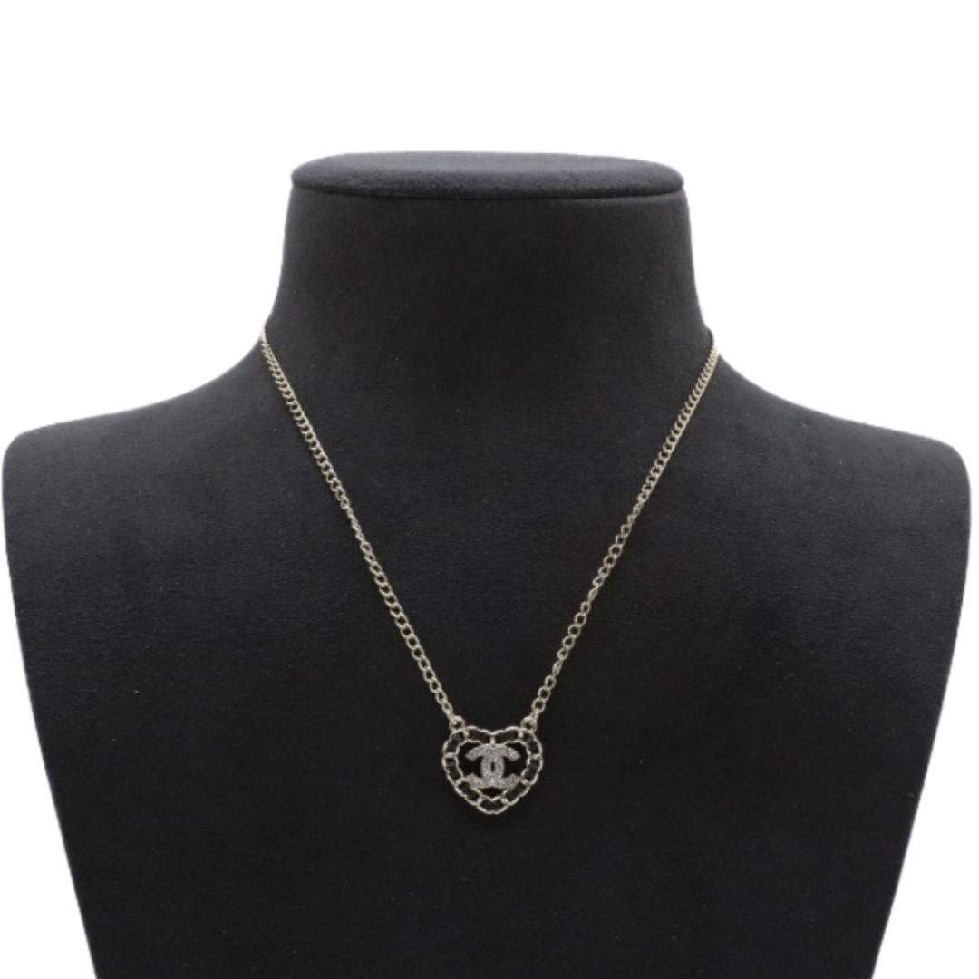 CCN061 Chanel metal leater heart choker necklace for women - ccjewelryacc