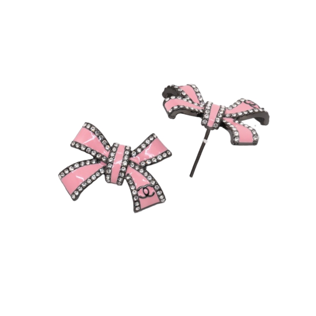 CCE366 Chanel black enamel bow pearl drop earrings for women - ccjewelryacc