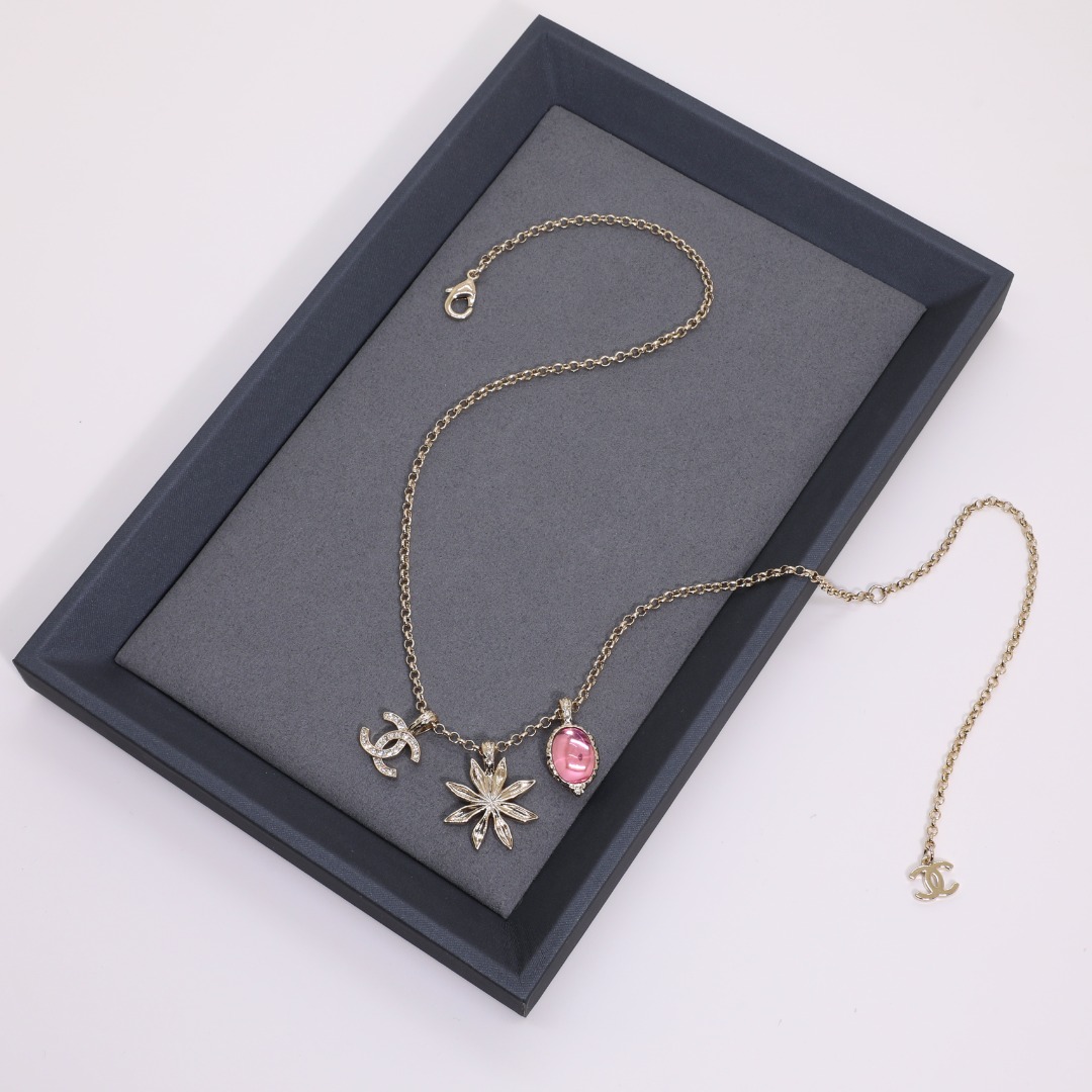 CCN206 Chanel crystal cc logo pink crystal and sunflower charms necklace for women - ccjewelryacc