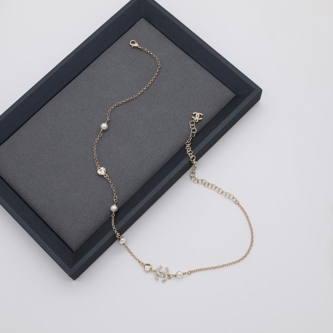 CCN079 Chanel crytal heart cc logo choker necklace for women - ccjewelryacc