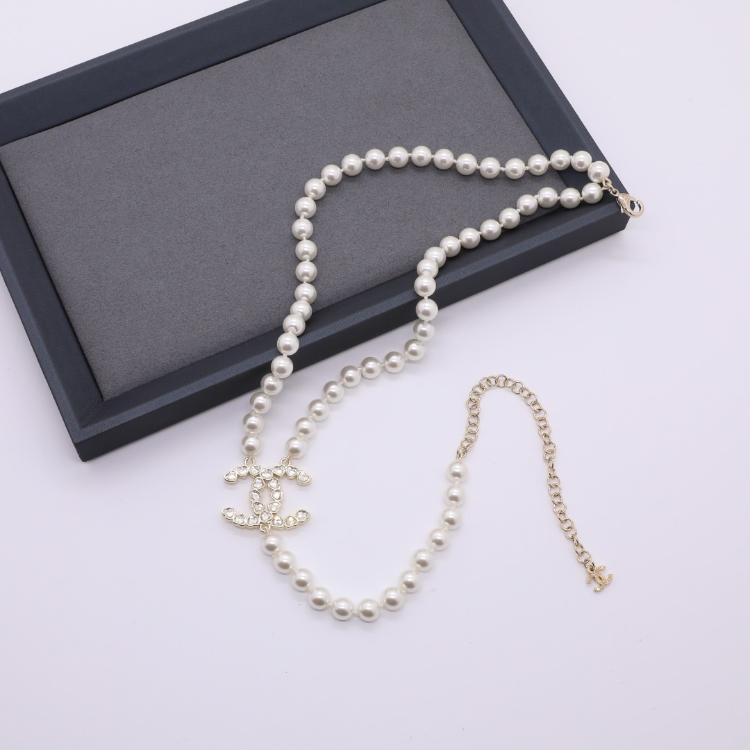 CCN158 Chanel crystal heart cc logo pearl necklace for women - ccjewelryacc