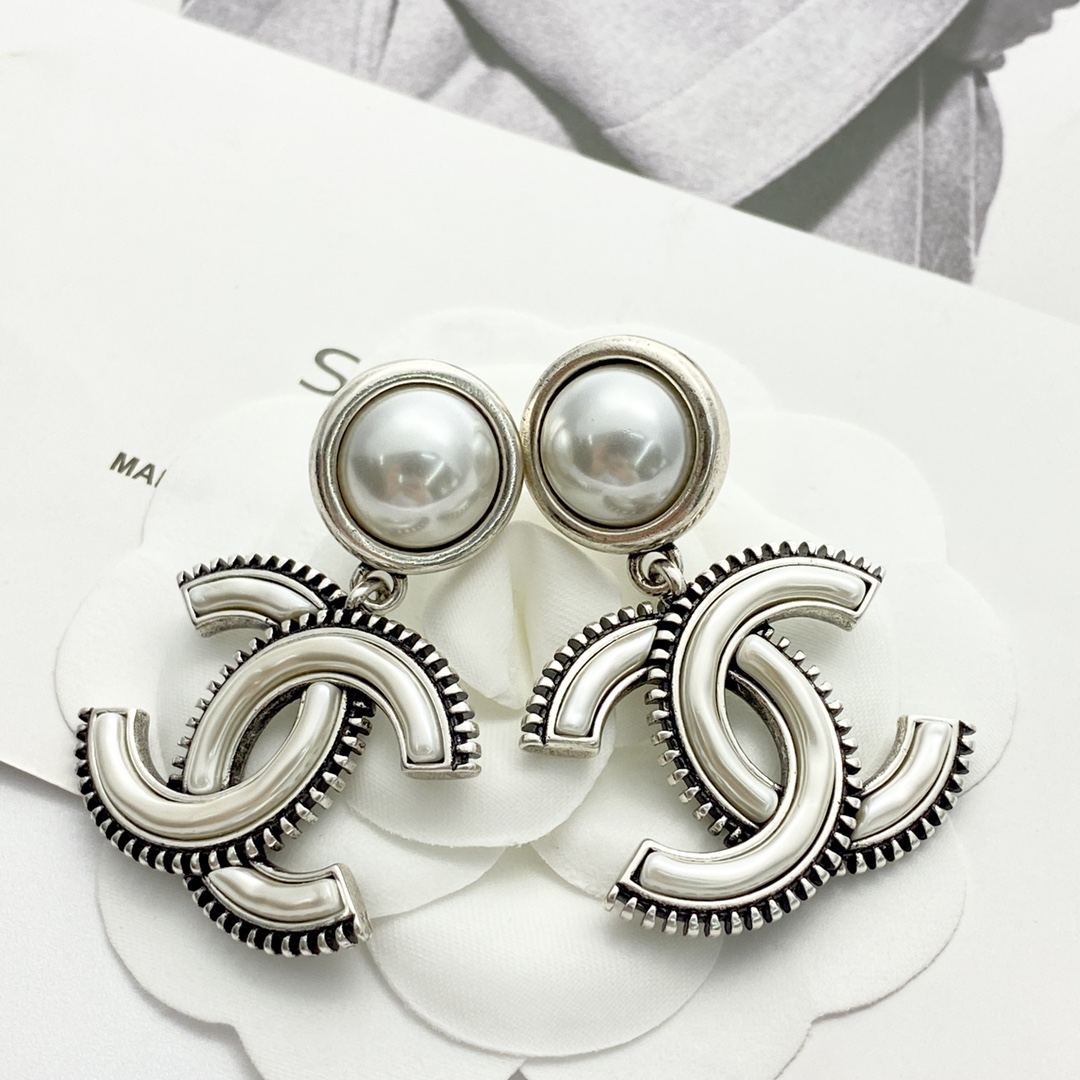CCE666 Vintage chanel cc logo dangle Earring For Women - ccjewelryacc