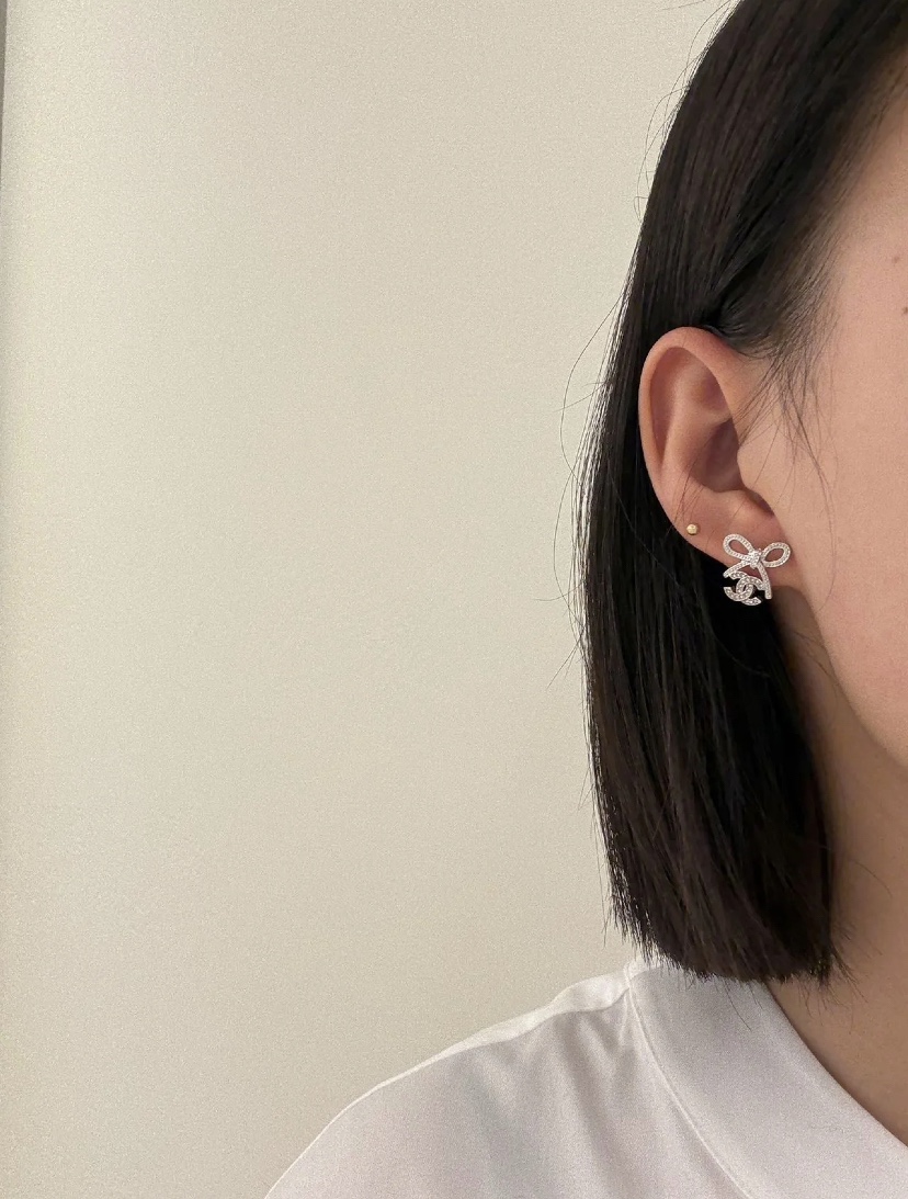 CCE652 Chanel chain bow with crystal cc logo dangle earrings - ccjewelryacc