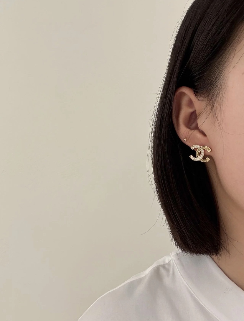CCE651 Chanel cc logo stud earrings Metal and crystal - ccjewelryacc