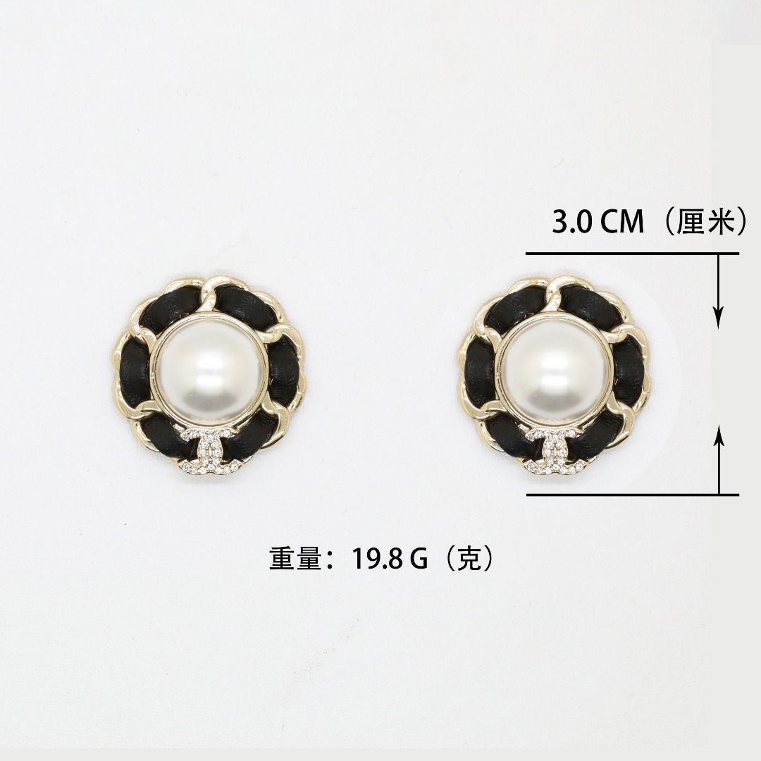 CCE378 Chanel round pearl crytal cc logo stud earring with leather - ccjewelryacc