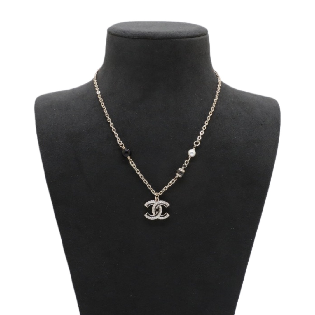 CCN386 Chanel enamel CC logo pendant necklace for women - ccjewelryacc