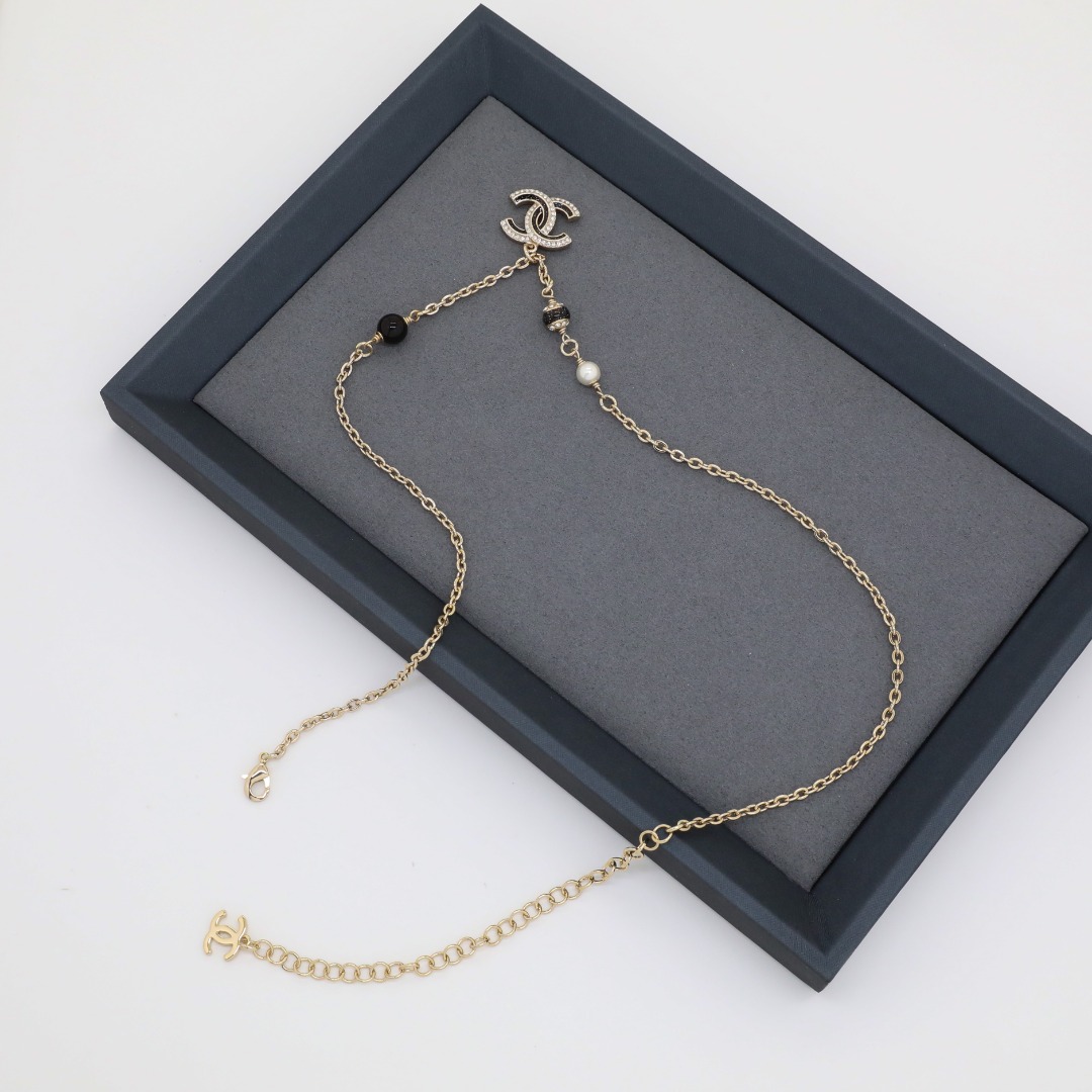 CCN386 Chanel enamel CC logo pendant necklace for women - ccjewelryacc