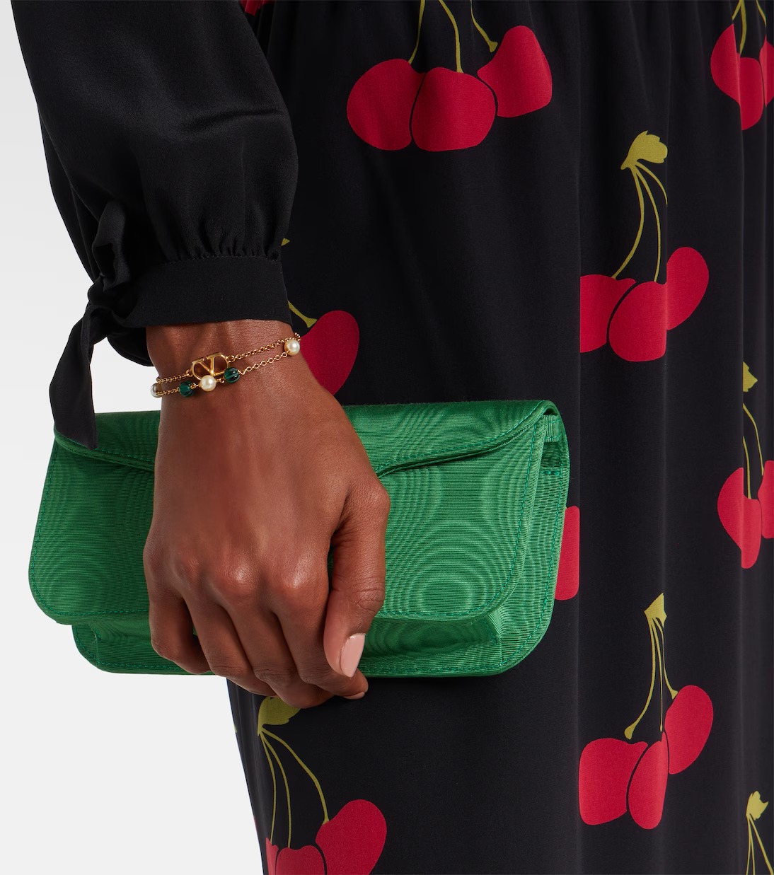 VTS032 Valentino VLogo beaded pearls bracelet - ccjewelryacc