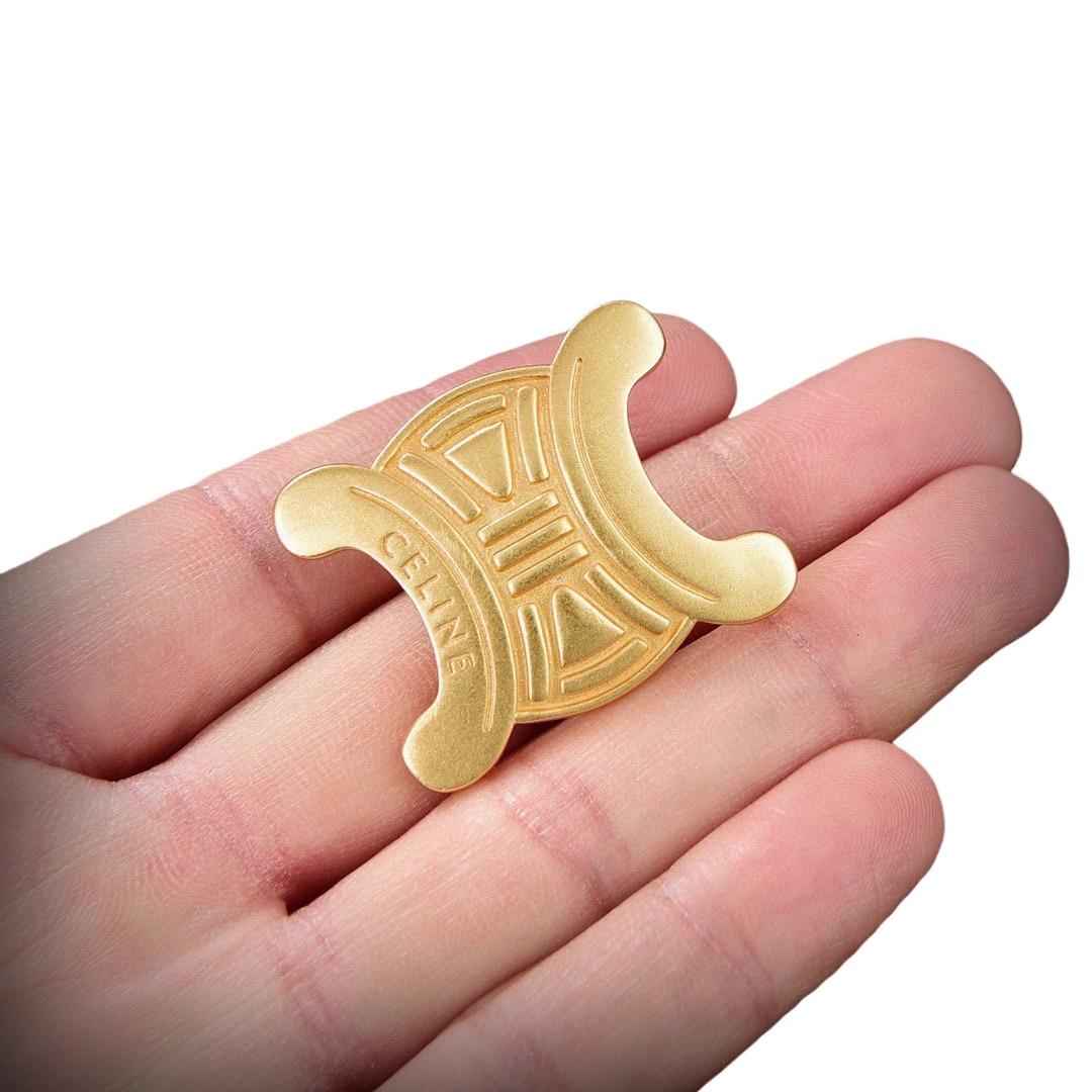 CLB010 Celine Triomphe Brooch & pin - ccjewelryacc